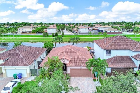 Casa en venta en Cutler Bay, Florida, 4 dormitorios, 183.67 m2 № 1333142 - foto 3