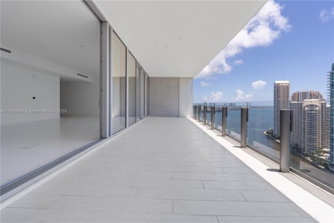 Copropriété à vendre à Miami, Floride: 3 chambres, 225.01 m2 № 1358745 - photo 4