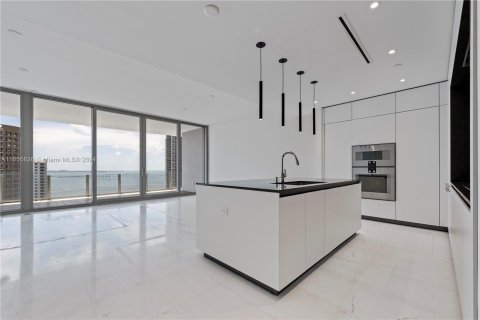 Condominio en venta en Miami, Florida, 3 dormitorios, 225.01 m2 № 1358745 - foto 11