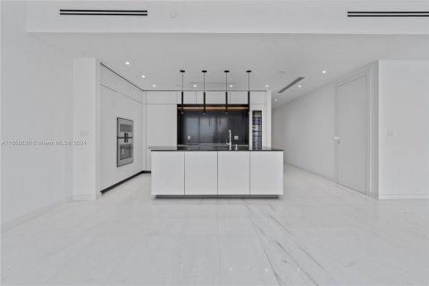 Copropriété à vendre à Miami, Floride: 3 chambres, 225.01 m2 № 1358745 - photo 12