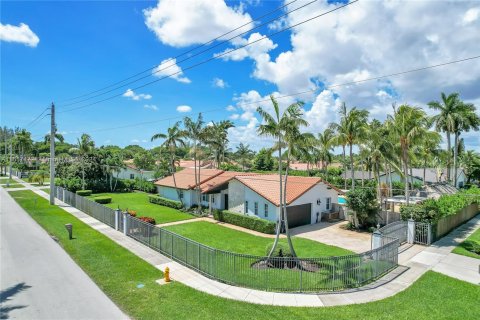 Villa ou maison à vendre à Miami, Floride: 4 chambres, 218.6 m2 № 1358793 - photo 7