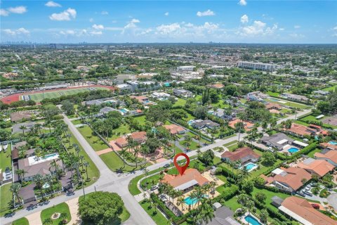 Villa ou maison à vendre à Miami, Floride: 4 chambres, 218.6 m2 № 1358793 - photo 10