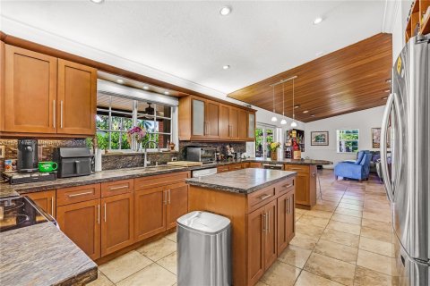 Villa ou maison à vendre à Miami, Floride: 4 chambres, 218.6 m2 № 1358793 - photo 6