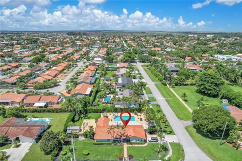 Villa ou maison à vendre à Miami, Floride: 4 chambres, 218.6 m2 № 1358793 - photo 8