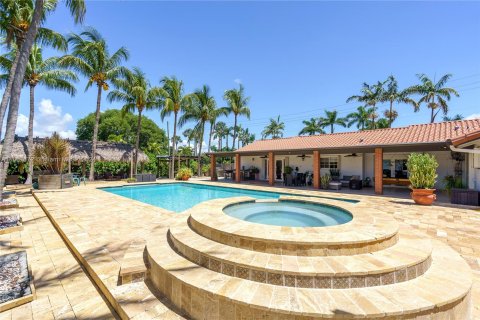 Villa ou maison à vendre à Miami, Floride: 4 chambres, 218.6 m2 № 1358793 - photo 1