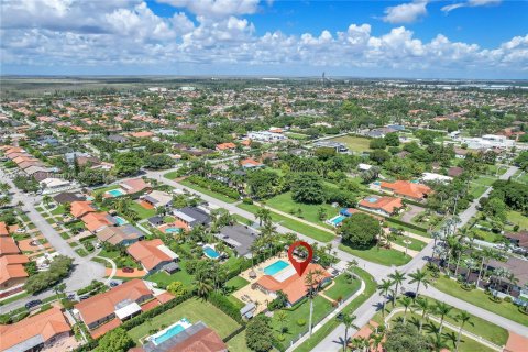 Villa ou maison à vendre à Miami, Floride: 4 chambres, 218.6 m2 № 1358793 - photo 9