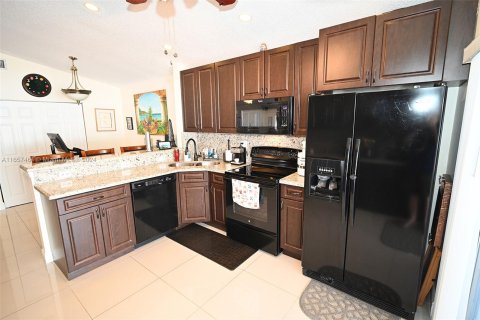 Casa en venta en Miami, Florida, 3 dormitorios, 109.62 m2 № 1358792 - foto 5