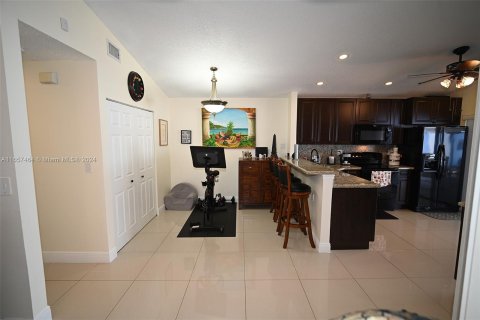 Casa en venta en Miami, Florida, 3 dormitorios, 109.62 m2 № 1358792 - foto 12