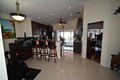 Casa en venta en Miami, Florida, 3 dormitorios, 109.62 m2 № 1358792 - foto 10