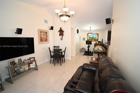 Villa ou maison à vendre à Miami, Floride: 3 chambres, 109.62 m2 № 1358792 - photo 16