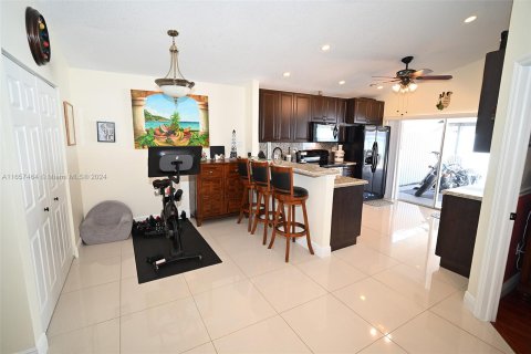 Casa en venta en Miami, Florida, 3 dormitorios, 109.62 m2 № 1358792 - foto 3