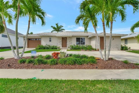 House in Marco Island, Florida 3 bedrooms № 1103043 - photo 19