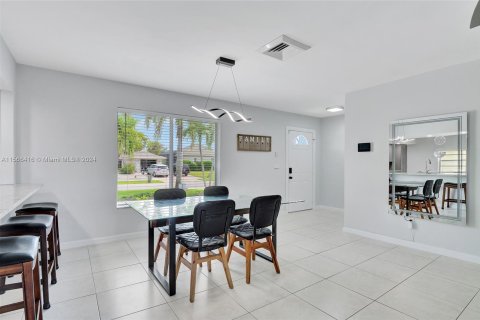 House in Marco Island, Florida 3 bedrooms № 1103043 - photo 26