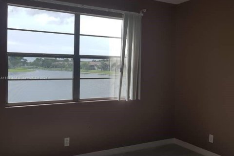 Condo in Sunrise, Florida, 2 bedrooms  № 1004547 - photo 10