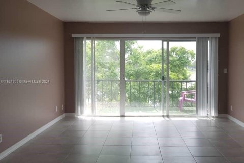 Condominio en venta en Sunrise, Florida, 2 dormitorios, 90.12 m2 № 1004547 - foto 14