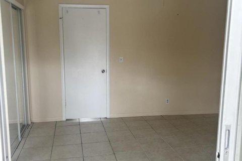 Condominio en venta en West Palm Beach, Florida, 1 dormitorio, 52.95 m2 № 883256 - foto 2
