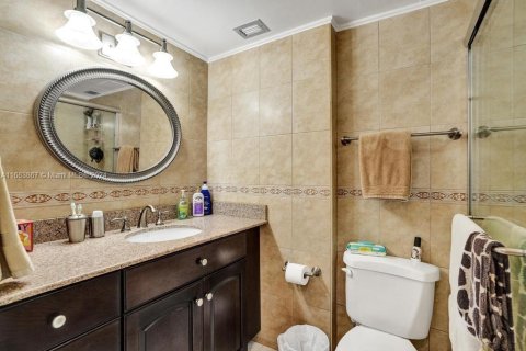 Condo in Aventura, Florida, 2 bedrooms  № 1421774 - photo 23