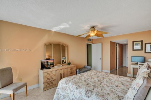 Condo in Aventura, Florida, 2 bedrooms  № 1421774 - photo 21