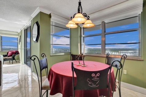 Condo in Aventura, Florida, 2 bedrooms  № 1421774 - photo 10