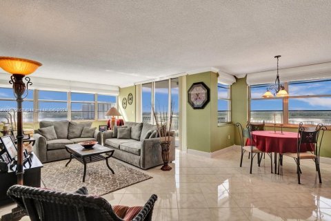 Condo in Aventura, Florida, 2 bedrooms  № 1421774 - photo 3