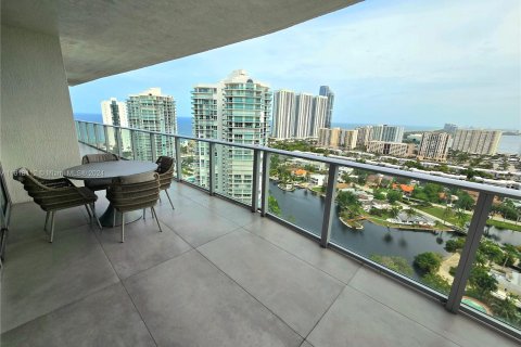 Condo in Sunny Isles Beach, Florida, 4 bedrooms  № 1239626 - photo 9