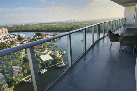 Condo in Sunny Isles Beach, Florida, 4 bedrooms  № 1239626 - photo 11