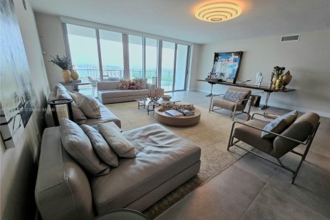 Condo in Sunny Isles Beach, Florida, 4 bedrooms  № 1239626 - photo 2