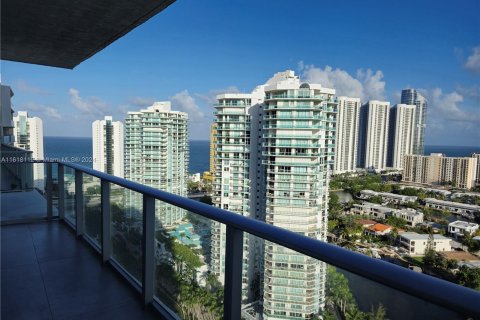 Condo in Sunny Isles Beach, Florida, 4 bedrooms  № 1239626 - photo 13