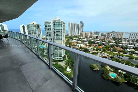 Condo in Sunny Isles Beach, Florida, 4 bedrooms  № 1239626 - photo 10