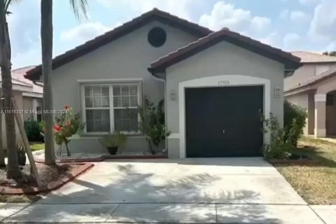 Casa en venta en Miramar, Florida, 3 dormitorios, 113.43 m2 № 1239591 - foto 1