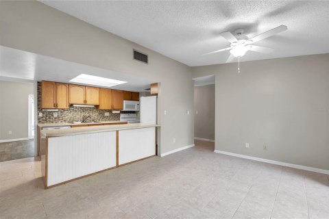 Casa en venta en Tampa, Florida, 4 dormitorios, 132.11 m2 № 1289955 - foto 17