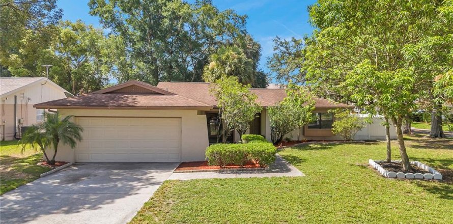 Villa ou maison à Tampa, Floride 4 chambres, 132.11 m2 № 1289955