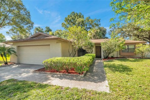 Casa en venta en Tampa, Florida, 4 dormitorios, 132.11 m2 № 1289955 - foto 8