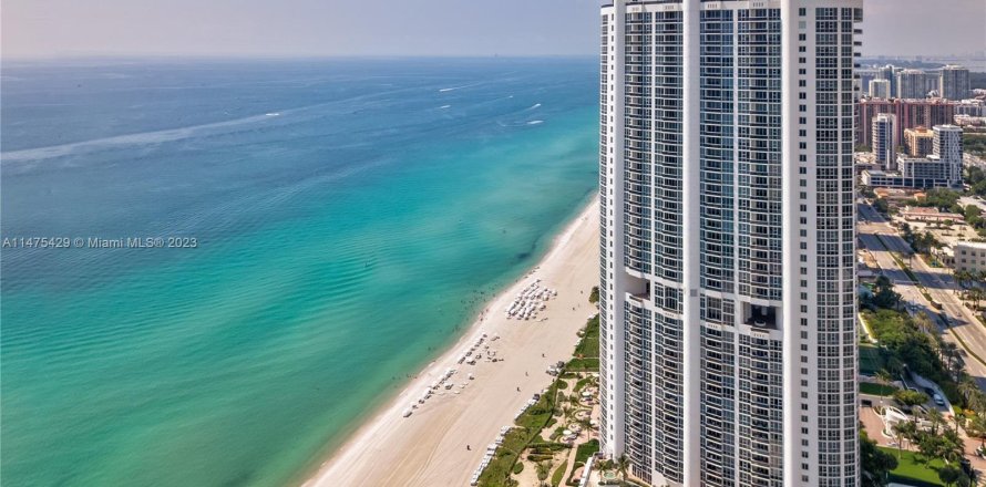 Condo à Sunny Isles Beach, Floride, 2 chambres  № 785520