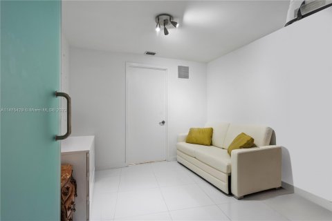 Condo in Sunny Isles Beach, Florida, 2 bedrooms  № 785520 - photo 21