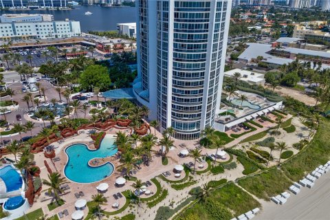 Copropriété à vendre à Sunny Isles Beach, Floride: 2 chambres, 109.9 m2 № 785520 - photo 27