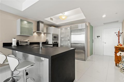 Condominio en venta en Sunny Isles Beach, Florida, 2 dormitorios, 109.9 m2 № 785520 - foto 9