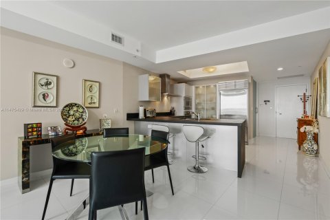 Copropriété à vendre à Sunny Isles Beach, Floride: 2 chambres, 109.9 m2 № 785520 - photo 7