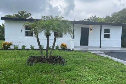 House in Fort Lauderdale, Florida 3 bedrooms, 86.31 sq.m. № 1332777 - photo 4