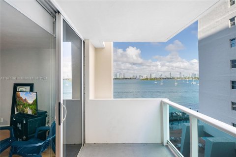 Condominio en venta en Miami Beach, Florida, 51.28 m2 № 1332732 - foto 11