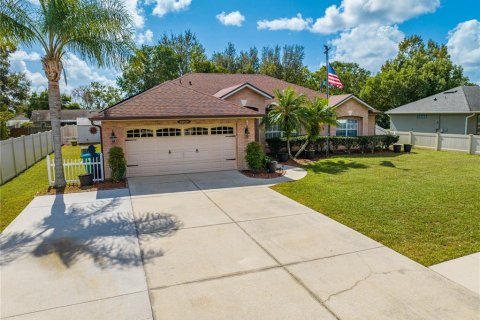 House in Deltona, Florida 3 bedrooms, 174.47 sq.m. № 1419673 - photo 4