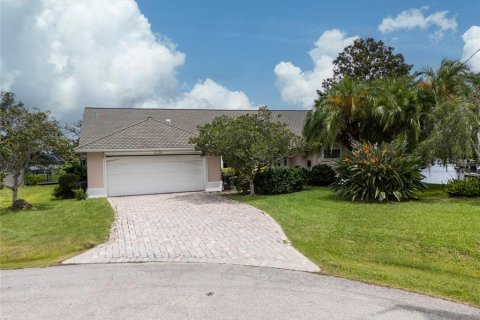 Villa ou maison à louer à Palm Coast, Floride: 3 chambres, 190.91 m2 № 1357600 - photo 4