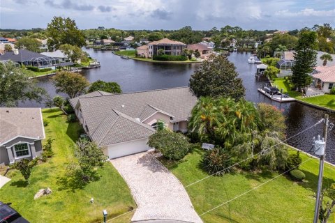 Villa ou maison à louer à Palm Coast, Floride: 3 chambres, 190.91 m2 № 1357600 - photo 1