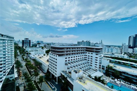 Condo in Miami Beach, Florida, 1 bedroom  № 1171807 - photo 13