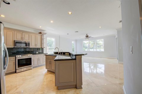 Villa ou maison à vendre à Miramar, Floride: 5 chambres, 281.87 m2 № 1127322 - photo 10