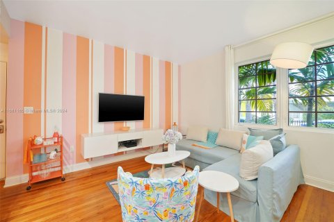 Condo in Miami Beach, Florida, 2 bedrooms  № 1413474 - photo 3