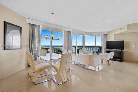 Condo in Sunny Isles Beach, Florida, 3 bedrooms  № 1413479 - photo 9