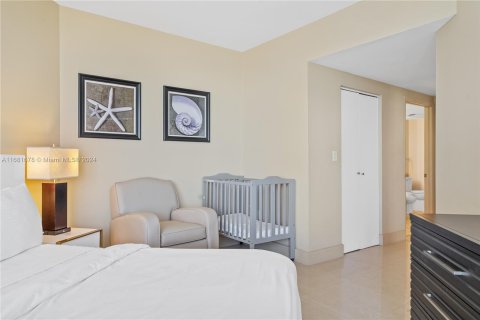 Condo in Sunny Isles Beach, Florida, 3 bedrooms  № 1413479 - photo 15