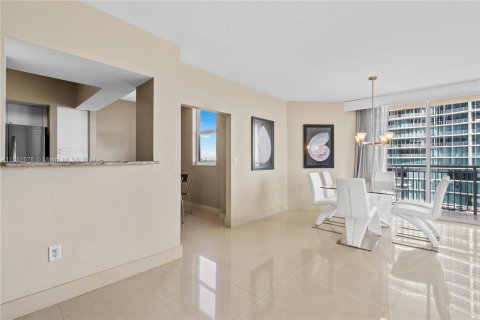 Condo in Sunny Isles Beach, Florida, 3 bedrooms  № 1413479 - photo 8