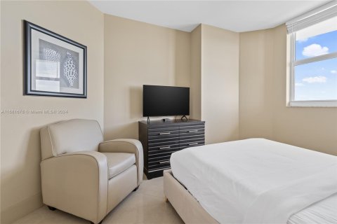 Condo in Sunny Isles Beach, Florida, 3 bedrooms  № 1413479 - photo 21